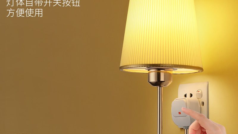 以下是一些适合体育场馆使用的照明灯具型号：